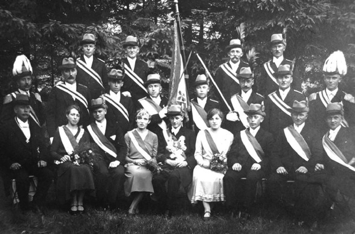 Thron %!s(<nil>) - Heinrich II.