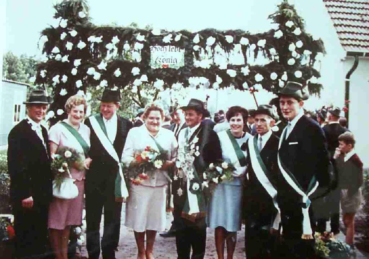 Thron 1965/1966 - Bernhard VI.