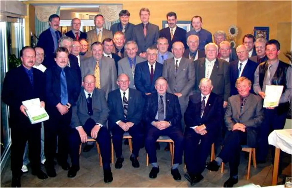 Die Könige des Vereines beim Königstreffen 2001